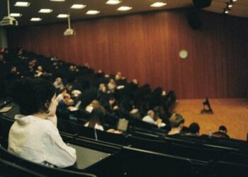 12 Tipe Dosen yang Dibenci Mahasiswa Apalagi yang Sok Tuhan (Unsplash)