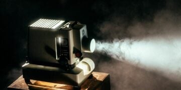 3 Rekomendasi Film Indonesia yang Relevan dengan Hiruk Pikuk Negara Saat Ini Mojok.co