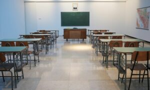 5 Hal yang Lumrah di UNS, tapi Nggak Wajar di Kampus Lain