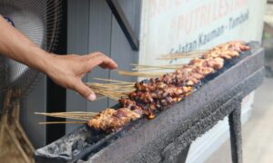Jangan Nekat Buka Usaha Sate Kambing di Tegal, Prospeknya Memang Menggiurkan, tapi Tantangannya Besar