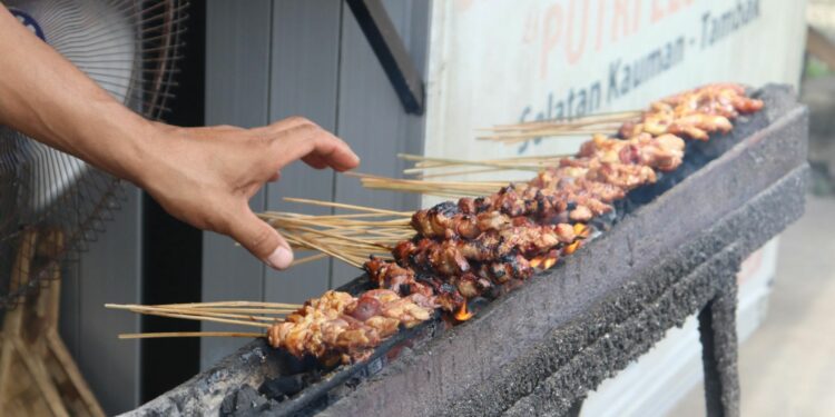 Jangan Nekat Buka Usaha Sate Kambing di Tegal, Prospeknya Memang Menggiurkan, tapi Tantangannya Besar Mojok.co