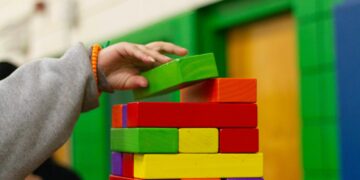 Banting Setir dari Jurusan Manajemen Jadi Guru PAUD, Dianggap Aneh dan Nggak Punya Masa Depan Mojok.co