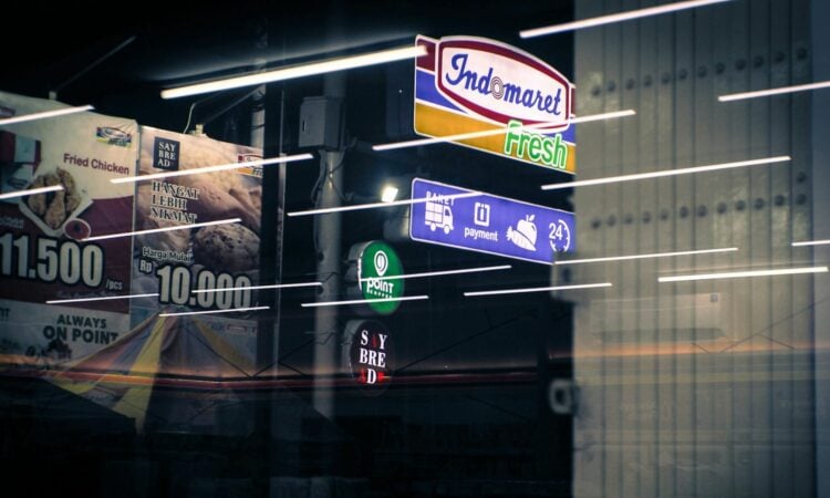 Sisi Gelap Tebus Murah Indomaret: Bukannya Lebih Hemat, Pembeli Malah Makin Boros Mojok.co