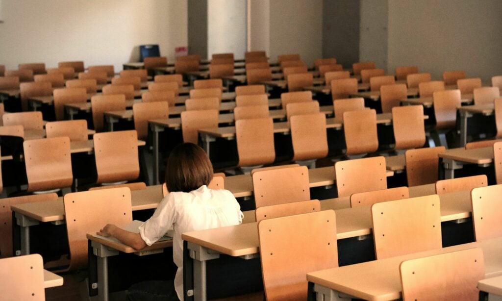 Dosa Jurusan Pendidikan pada Mahasiswanya yang Membuat Hidup Mereka Menderita Mojok.co