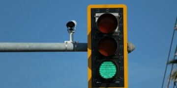 Lalu Lintas Medan Terlalu Barbar untuk Perantau Asal Surabaya seperti Saya Mojok.co