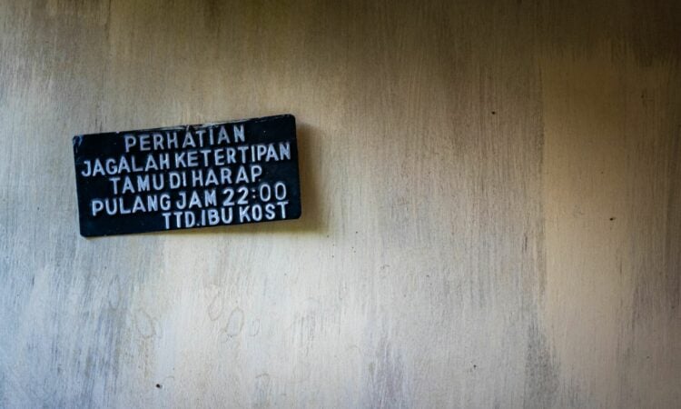 5 Privilese Ngekos Bareng Ibu Kos yang Banyak Orang Nggak Tahu Mojok.co