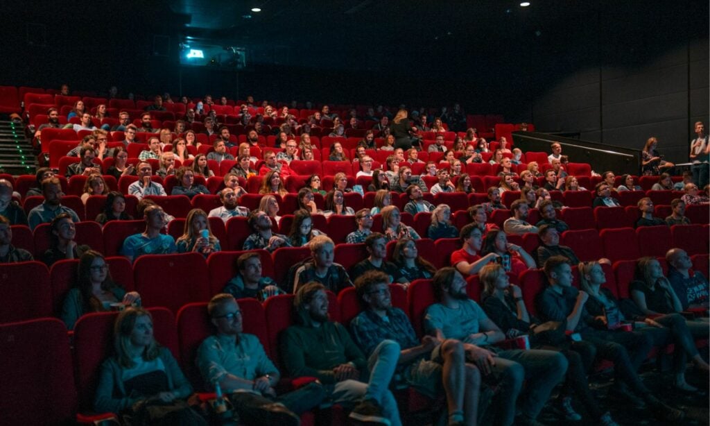 4 Dosa Penonton Bioskop Jogja yang Mengganggu dan Sulit Dimaafkan Mojok.co