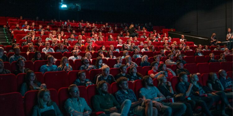 4 Dosa Penonton Bioskop Jogja yang Mengganggu dan Sulit Dimaafkan Mojok.co