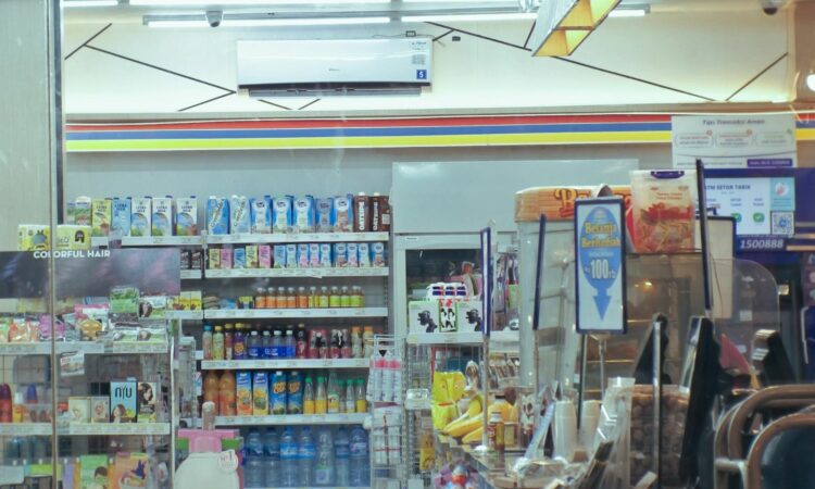 Camilan Private Label Indomaret Mojok.co