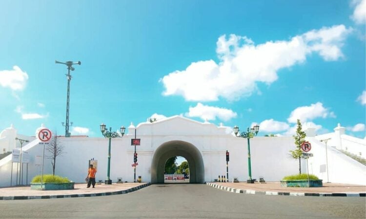 Penutupan Plengkung Gading Adalah Kecemasan Terbesar Saya Sebagai Penglaju Bantul-Sleman Mojok.co