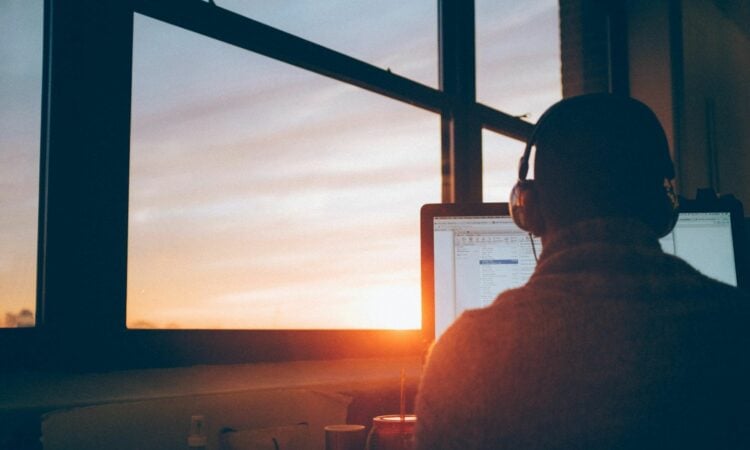 Bersyukur Ditolak Kampus Negeri dan Nurut Jurusan Kuliah “Realistis” Pilihan Orang Tua di Kampus Swasta, Kini Sudah Dapat Kerja Mojok.co