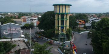 Tugu Jombang Senilai Rp1 Miliar Bukti Pemkab Jombang Nggak Paham Prioritas Mojok.co