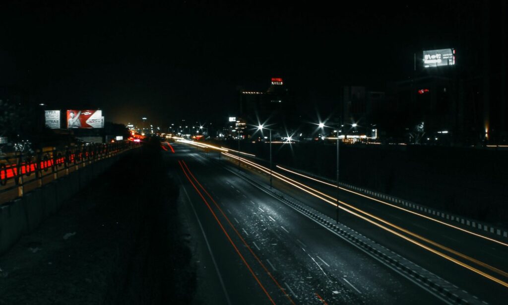 Lupakan Kursi Besi Indomaret, Orang Jogja Punya Ringroad untuk Meratapi Nasib Mojok.co