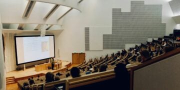 5 Dosa Kampus Medioker terhadap Alumni yang Lanjut S2 di Kampus Top