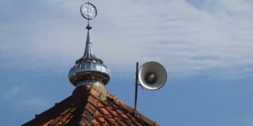 Saya Muslim, tapi Saya Enggan Tinggal Dekat Masjid dan Musala