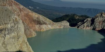 Bus DAMRI Rute Jember-Ijen Menyelamatkan Pariwisata Bondowoso dari Klaim Sepihak Kawah Ijen Banyuwangi