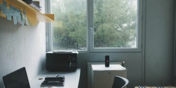 4 Aturan Tidak Tertulis Tinggal di Kos Campur biar Nggak Ada Drama