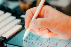 Checklist Mahasiswa Semester Akhir: Siapkan Semua Berkas Ini kalau Mau Lulus