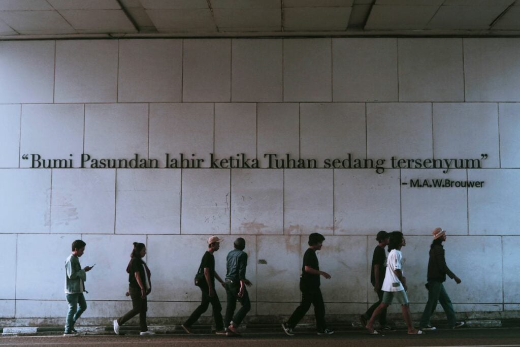 Jangan Tanya Rekomendasi Tempat Wisata ke Orang Bandung karena Orang Bandung Asli Biasanya Nggak Tahu