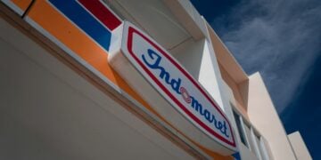 Kursi Besi Indomaret Tak Lagi Istimewa, Kulkas Indomaret Justru Sebaik-baiknya Tempat untuk Merenung