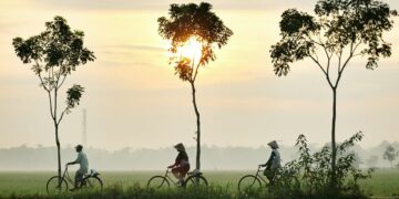 Lamongan, Kota yang Tak Pernah Lahir untuk Menjadi Rumah bagi Anak Mudanya