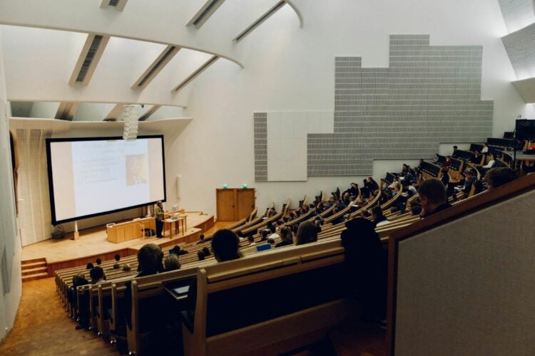 5 Kelebihan UT Bandung yang Sulit Dijumpai di Kampus UT Daerah Lain