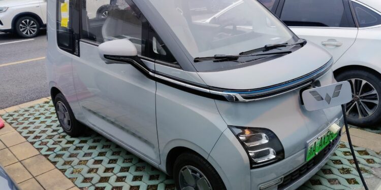 Wuling Air EV, Musuh Bersama para Pengendara Mobil di Parkiran