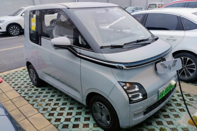 Wuling Air EV, Musuh Bersama para Pengendara Mobil di Parkiran