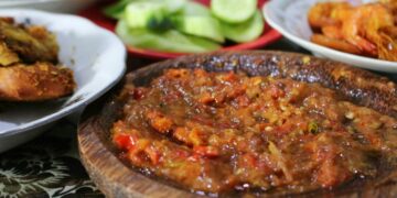 5 Rekomendasi Warung Makan Tanpa Tukang Parkir Dekat Unsoed Purwokerto, Semoga Tukang Parkir Nggak Baca Ini!