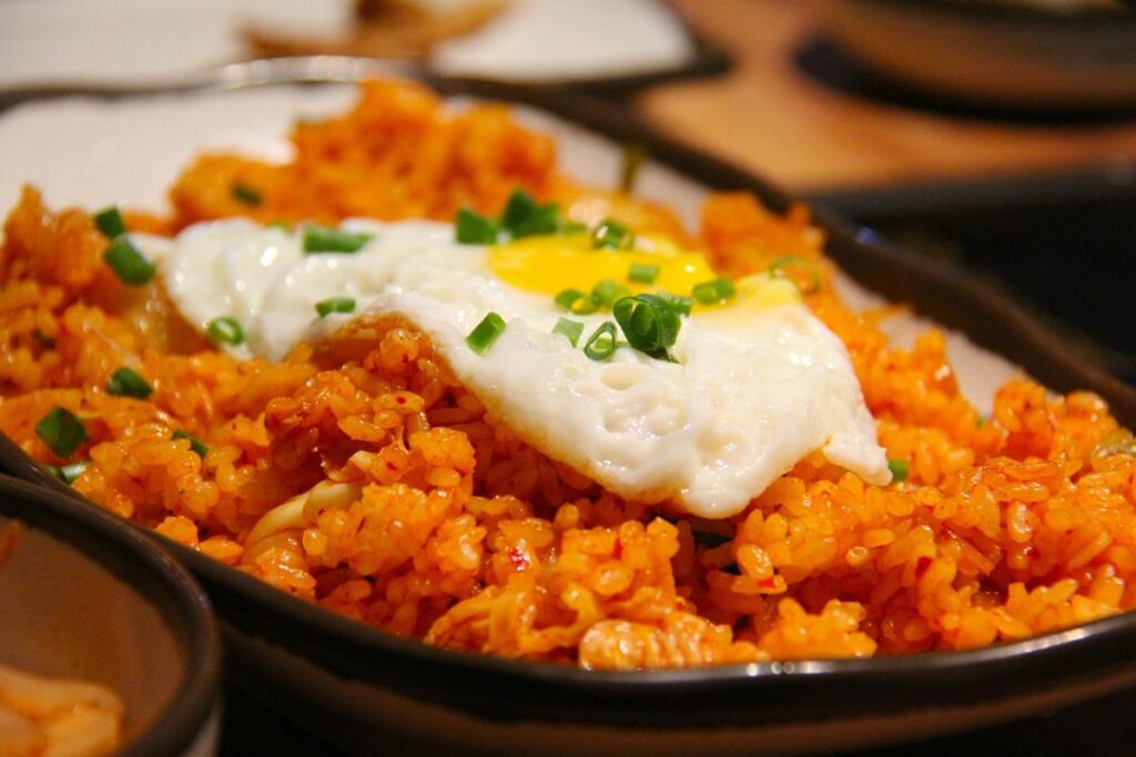 Nasi Goreng Instan Adalah Puncak Evolusi Budaya Instan Orang Indonesia sekaligus Penyelamat di Kala Saldo Cekak