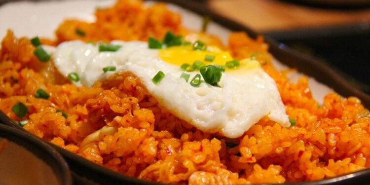 Nasi Goreng Instan Adalah Puncak Evolusi Budaya Instan Orang Indonesia sekaligus Penyelamat di Kala Saldo Cekak