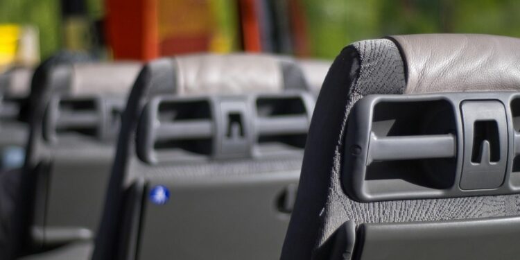 Feeder BRT Semarang, Murahnya Bikin Ikhlas, Kurangnya Bikin Tertawa