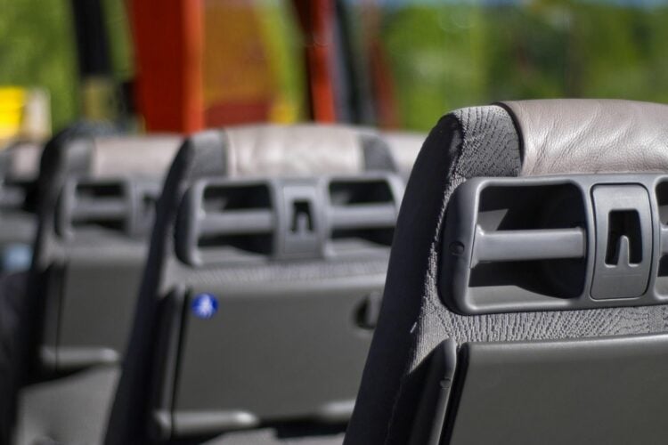 Feeder BRT Semarang, Murahnya Bikin Ikhlas, Kurangnya Bikin Tertawa