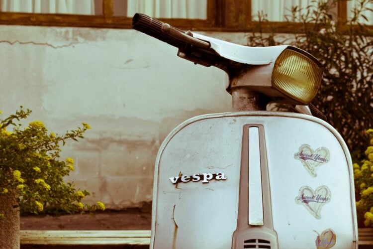 Pengalaman Memelihara Motor Vespa Tua: Biaya Restorasi Selangit tapi Untung Tak Sampai Jual Ginjal