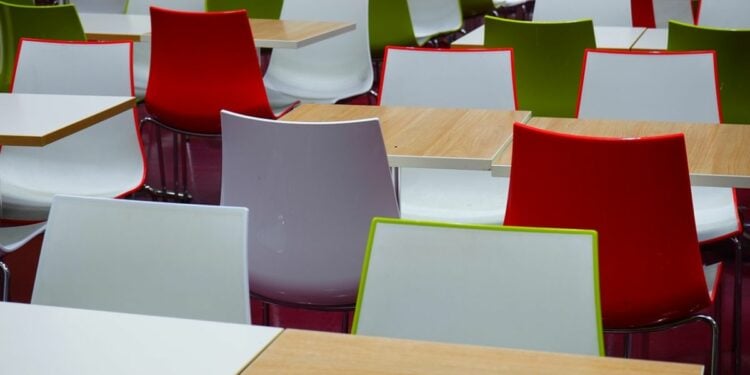 Kantin Fisipol UGM Adalah Kantin Kampus Terbaik, kalau Lebih Luas, Makin Nggak Ada Lawan!