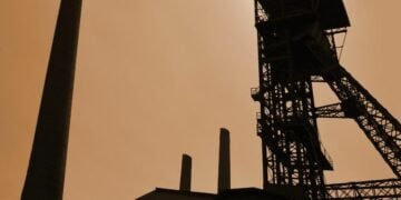 Hidup di Kawasan Lingkar Tambang Itu Nggak Menyenangkan, kalau Nggak Kena Debu, ya Kena Penyakit Paru-paru