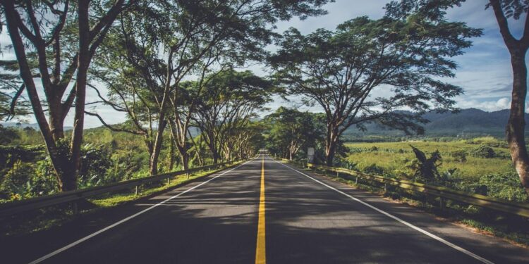 Jalur Tengkorak Karanganyar-Gombong Dianggap Berbahaya karena Mistis, padahal Memang Kondisi Jalannya Aja yang Buruk