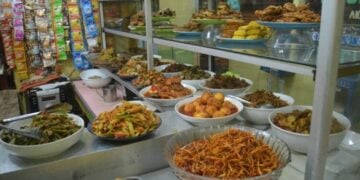 8 Dosa Warteg yang Bikin Pelanggan Kabur, Mending Tobat Deh! (Wikimedia Commons)