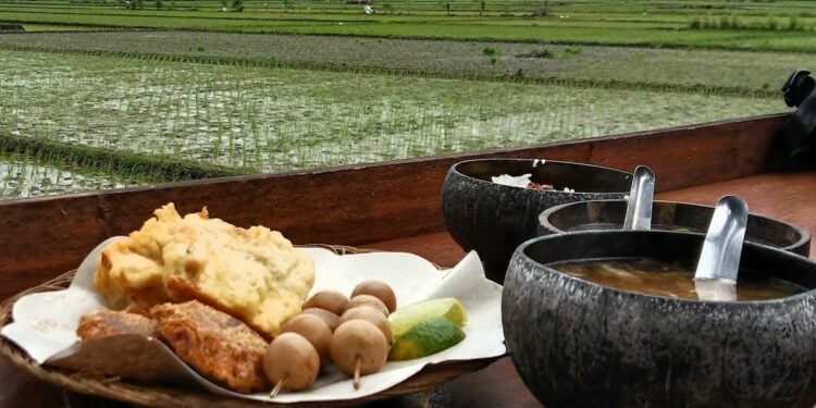 5 Soto Semarang yang Layak Masuk Bucket List Pelancong Mojok.co