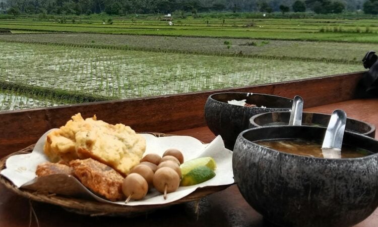 5 Soto Semarang yang Layak Masuk Bucket List Pelancong Mojok.co
