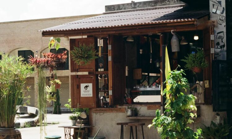 Etika yang Harus Disadari Pengunjung Cafe Hidden Gem di Gang-gang Jogja Mojok.co