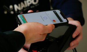 Menggugat Kafe yang Hanya Menerima Pembayaran QRIS, Apa yang Kalian Lakukan Itu Diskriminatif