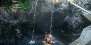 Teror di Letter S Jalur Guci Tegal, Kelokan Menanjak yang Menguji Nyali dan Kemahiran Pengendara Mojok.co