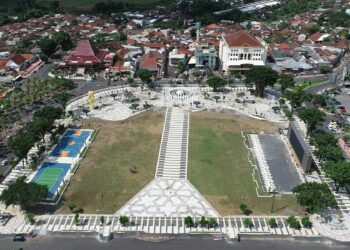 Alun-Alun Jember Nusantara yang Rusak (Lagi) Nggak Melulu Salah Warga, Ada Persoalan Lebih Besar di Baliknya Mojok.co