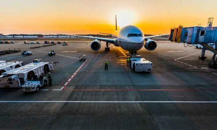 Jangan Masuk Sekolah Penerbangan kalau Nggak Siap Bayar Mahal dan Terancam Nganggur Mojok.co