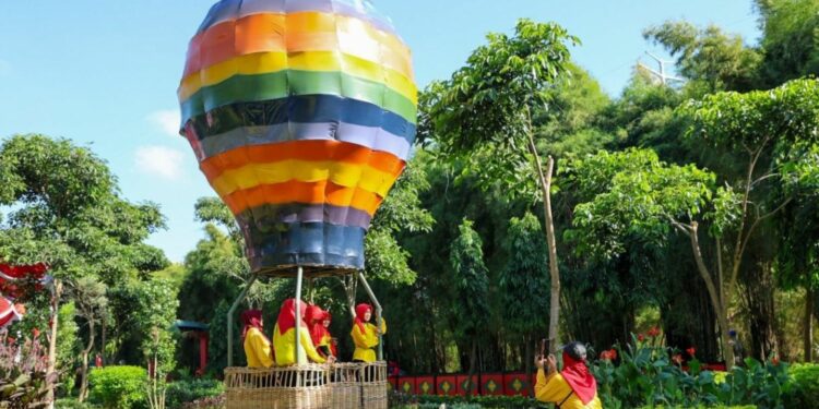 3 Pengalaman yang Bikin Saya Kapok Mengunjungi Taman Harmoni Surabaya Mojok.co