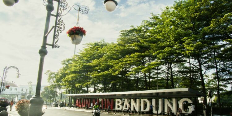 7 Kuliner Bandung yang Bakal Membuat Kalian Gagal Diet saking Enaknya Mojok.co