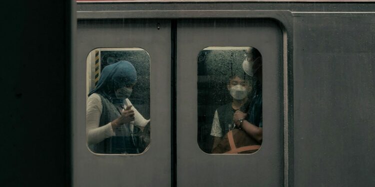 Bepergian Solo-Jogja Lebih Nyaman Naik Motor daripada KRL yang Penuh Sesak Mojok.co