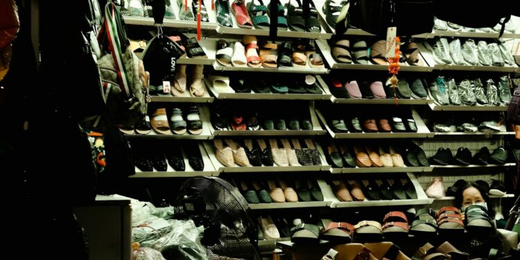 Nostalgia Masa Kejayaan Bata, Sepatu Jadul yang Membuat Saya Sombong saat Lebaran Mojok.co
