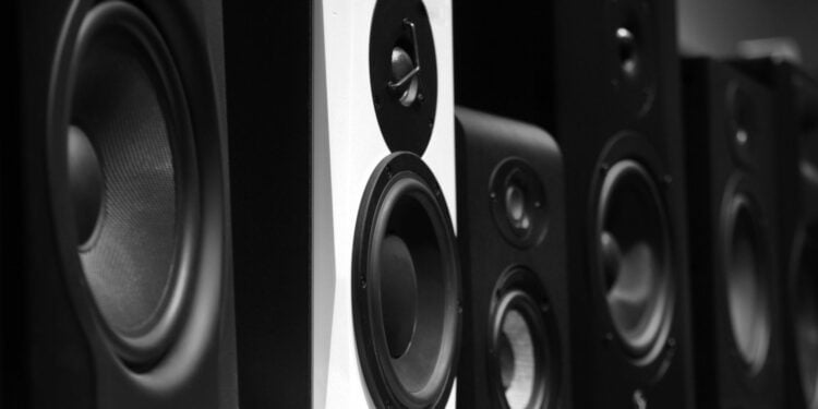 Derita 3 Tahun Bertetangga dengan Pemilik Sound Horeg, Rasanya seperti Ada Hajatan Tiap Hari Mojok.co